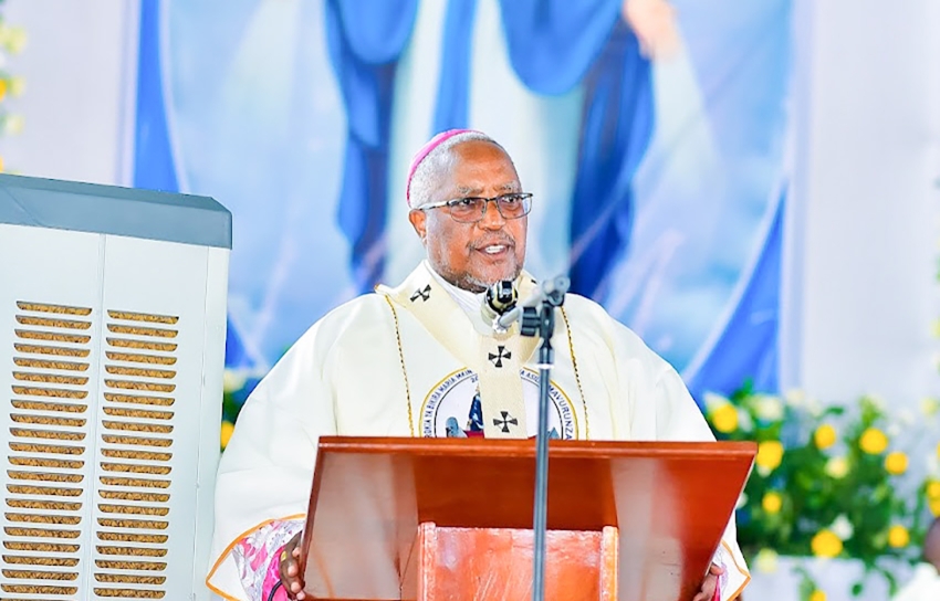 Askofu awapinga wababaishaji